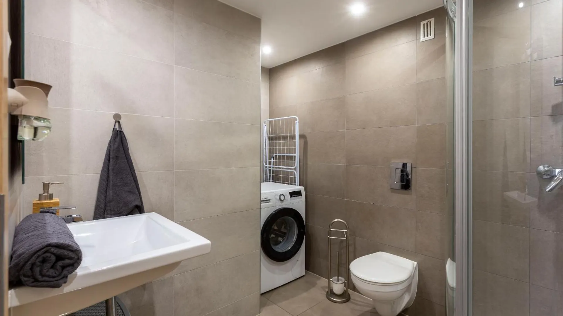 Spacious Bajcsy Residence In The Heart Of Budapest 0*,