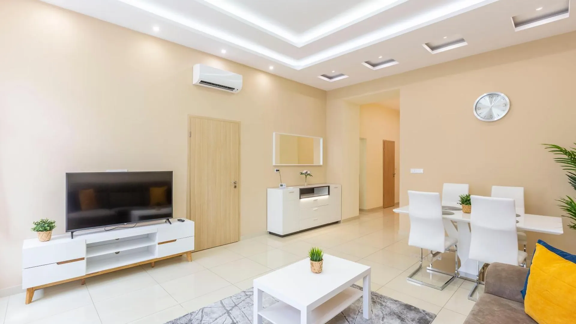 Spacious Bajcsy Residence In The Heart Of Budapest 0*,